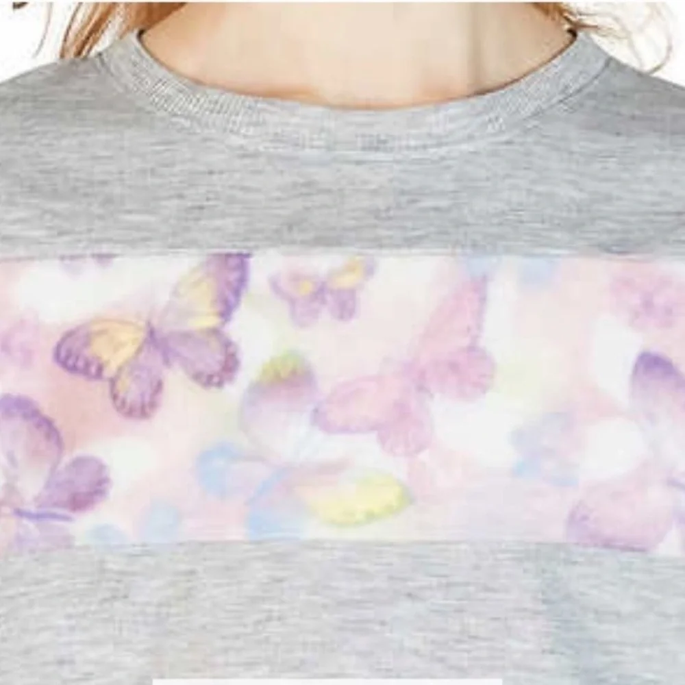 BCBG features color